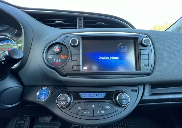 Toyota Yaris cena 49900 przebieg: 94400, rok produkcji 2015 z Nowy Wiśnicz małe 121